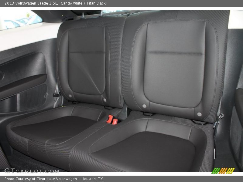 Candy White / Titan Black 2013 Volkswagen Beetle 2.5L