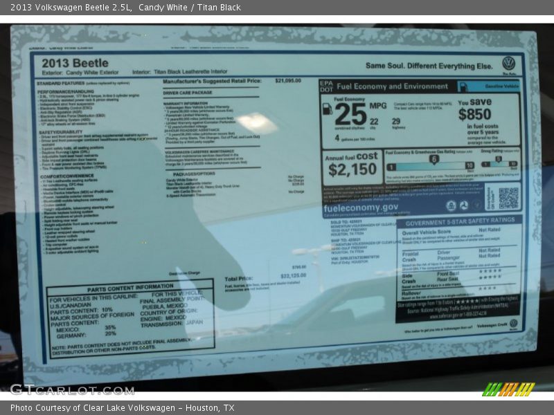 Candy White / Titan Black 2013 Volkswagen Beetle 2.5L