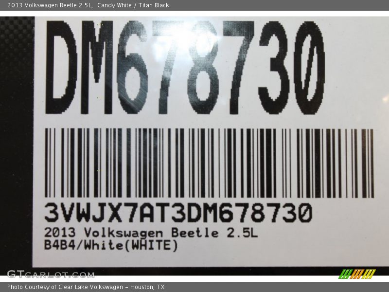 Candy White / Titan Black 2013 Volkswagen Beetle 2.5L