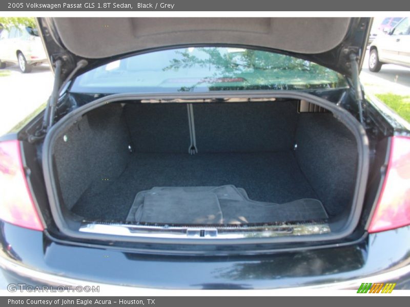 Black / Grey 2005 Volkswagen Passat GLS 1.8T Sedan