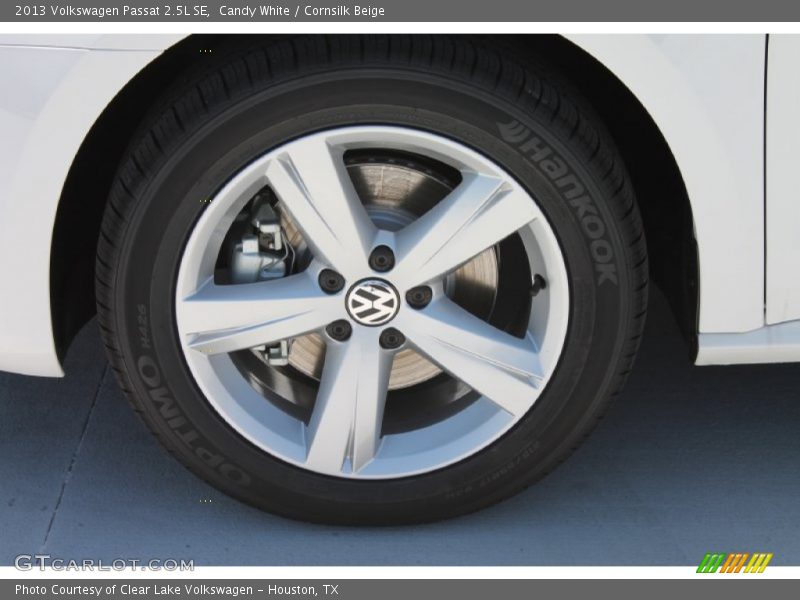 Candy White / Cornsilk Beige 2013 Volkswagen Passat 2.5L SE