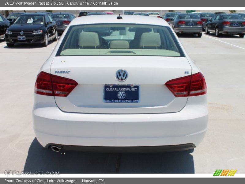 Candy White / Cornsilk Beige 2013 Volkswagen Passat 2.5L SE