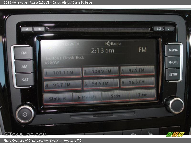 Candy White / Cornsilk Beige 2013 Volkswagen Passat 2.5L SE