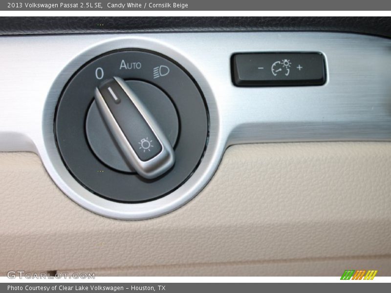Candy White / Cornsilk Beige 2013 Volkswagen Passat 2.5L SE