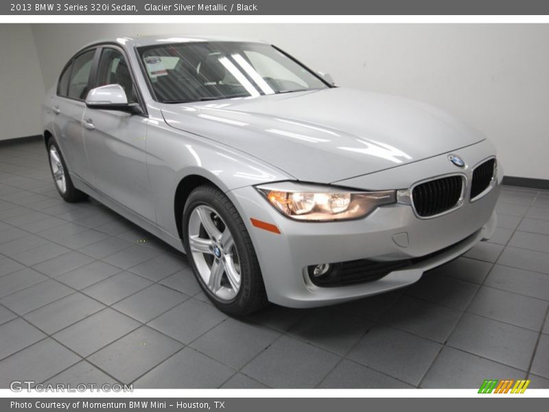 Front 3/4 View of 2013 3 Series 320i Sedan