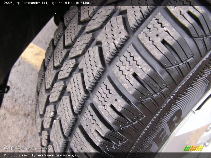Light Khaki Metallic / Khaki 2006 Jeep Commander 4x4