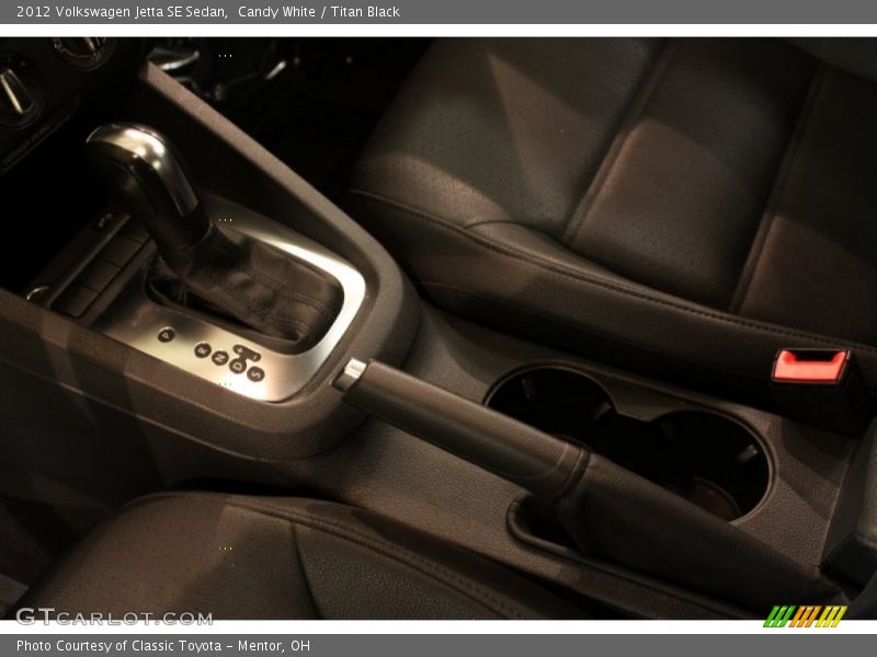 Candy White / Titan Black 2012 Volkswagen Jetta SE Sedan