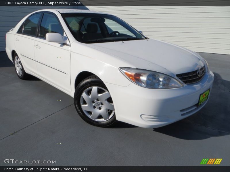Super White / Stone 2002 Toyota Camry XLE