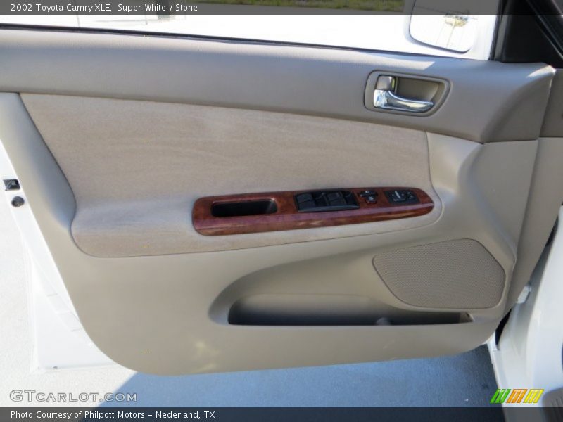 Super White / Stone 2002 Toyota Camry XLE