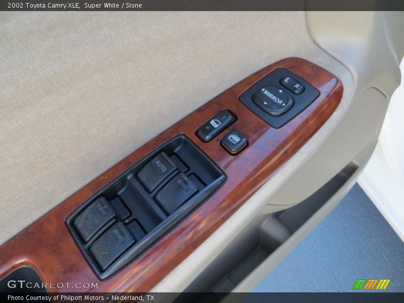 Super White / Stone 2002 Toyota Camry XLE