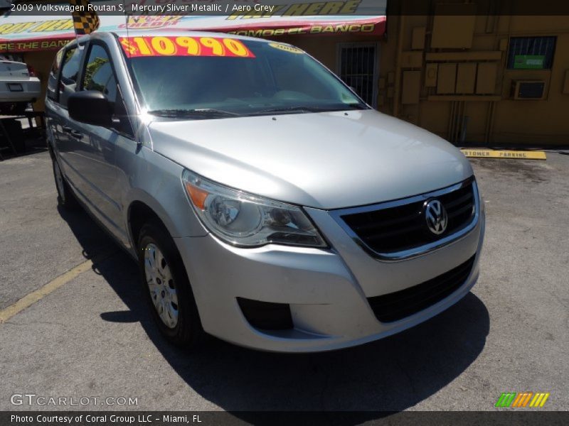 Mercury Sliver Metallic / Aero Grey 2009 Volkswagen Routan S
