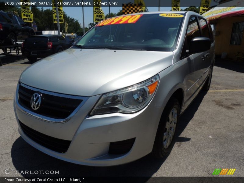 Mercury Sliver Metallic / Aero Grey 2009 Volkswagen Routan S