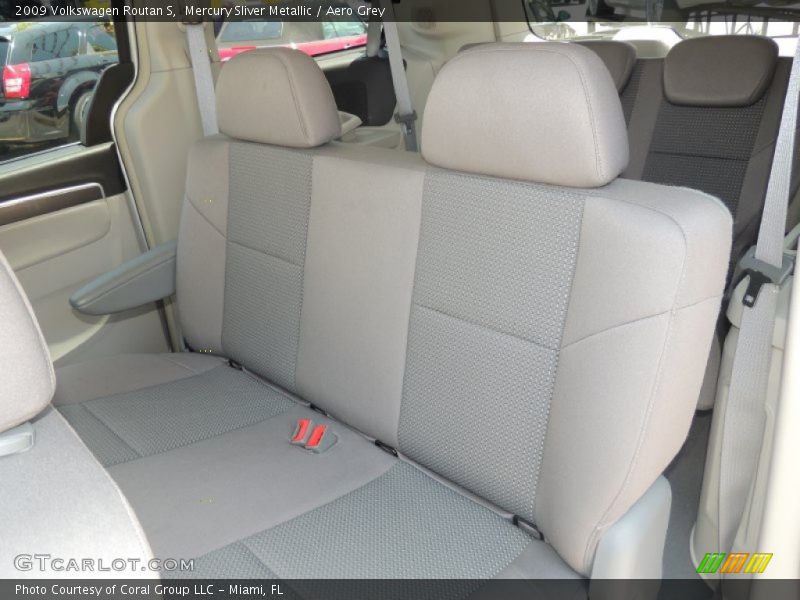 Mercury Sliver Metallic / Aero Grey 2009 Volkswagen Routan S