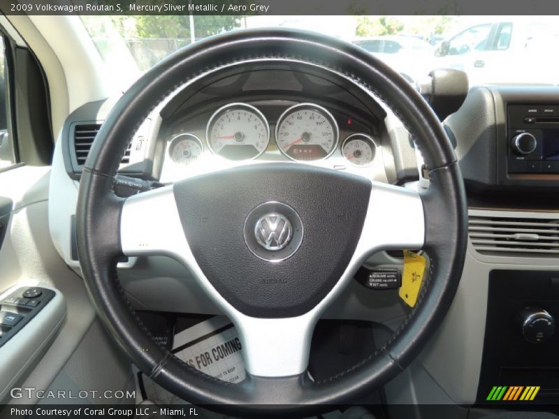 Mercury Sliver Metallic / Aero Grey 2009 Volkswagen Routan S
