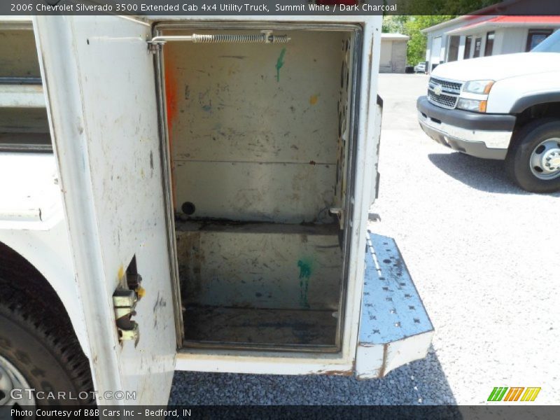 Summit White / Dark Charcoal 2006 Chevrolet Silverado 3500 Extended Cab 4x4 Utility Truck