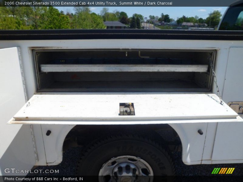 Summit White / Dark Charcoal 2006 Chevrolet Silverado 3500 Extended Cab 4x4 Utility Truck