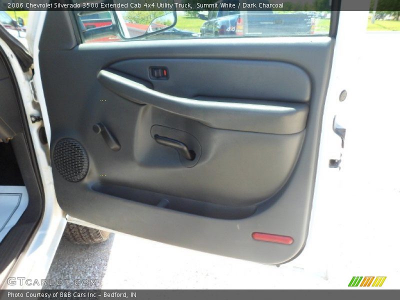 Summit White / Dark Charcoal 2006 Chevrolet Silverado 3500 Extended Cab 4x4 Utility Truck