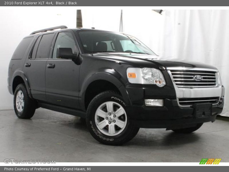 Front 3/4 View of 2010 Explorer XLT 4x4