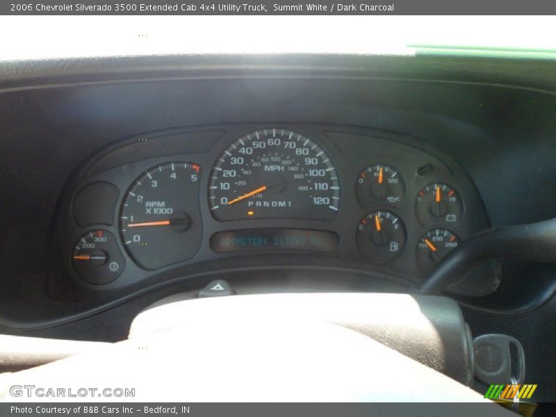 Summit White / Dark Charcoal 2006 Chevrolet Silverado 3500 Extended Cab 4x4 Utility Truck