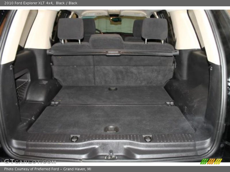  2010 Explorer XLT 4x4 Trunk