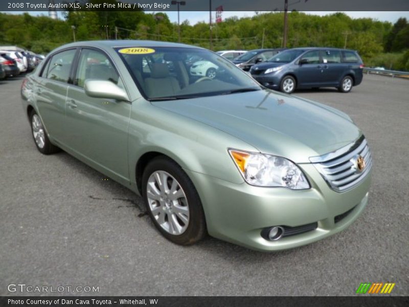 Front 3/4 View of 2008 Avalon XLS