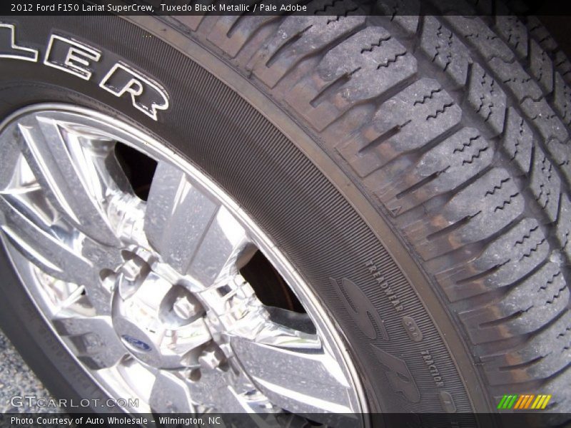 Tuxedo Black Metallic / Pale Adobe 2012 Ford F150 Lariat SuperCrew