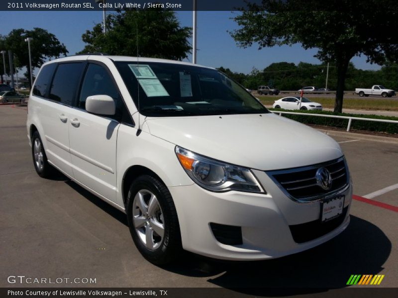 Calla Lily White / Sierra Stone 2011 Volkswagen Routan SEL