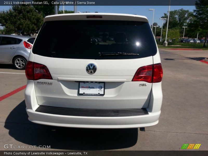 Calla Lily White / Sierra Stone 2011 Volkswagen Routan SEL