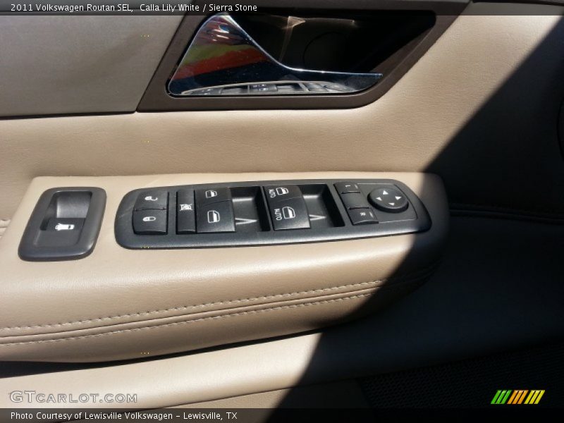 Calla Lily White / Sierra Stone 2011 Volkswagen Routan SEL