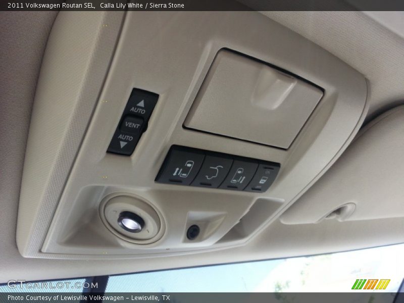 Calla Lily White / Sierra Stone 2011 Volkswagen Routan SEL
