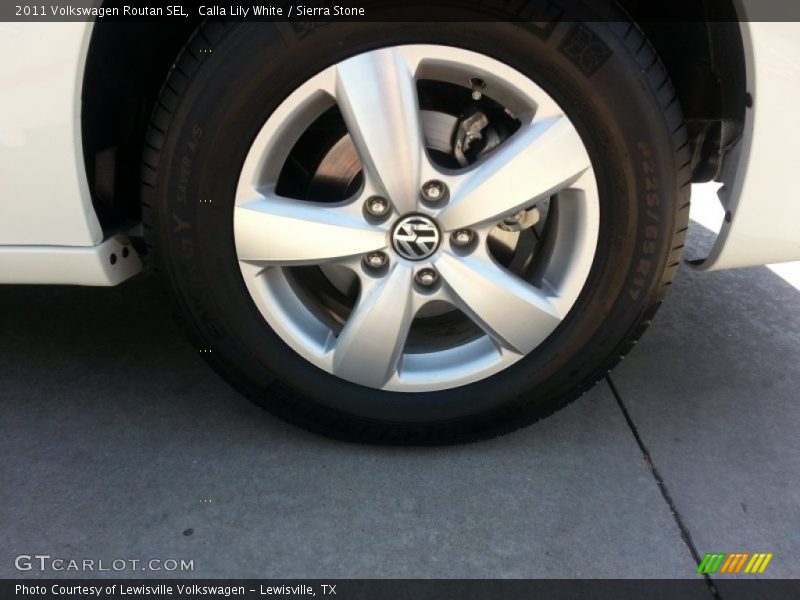 Calla Lily White / Sierra Stone 2011 Volkswagen Routan SEL