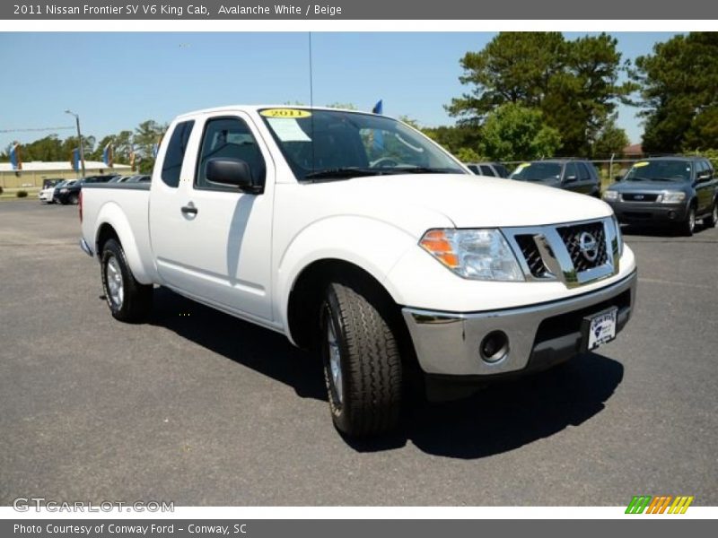Avalanche White / Beige 2011 Nissan Frontier SV V6 King Cab