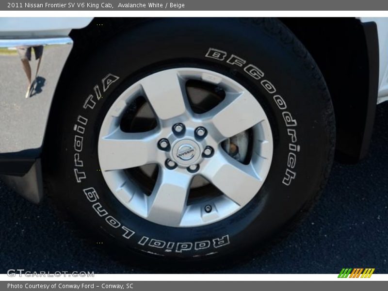 Avalanche White / Beige 2011 Nissan Frontier SV V6 King Cab
