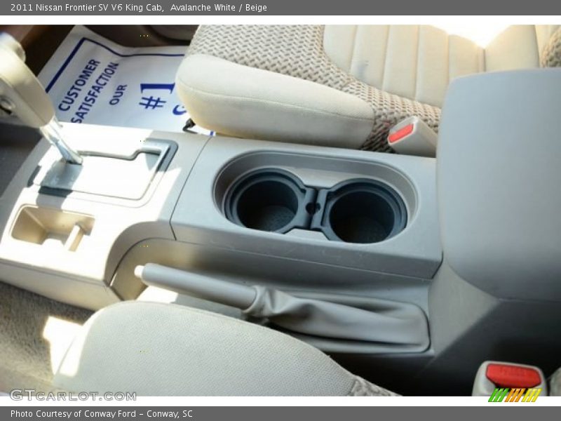 Avalanche White / Beige 2011 Nissan Frontier SV V6 King Cab