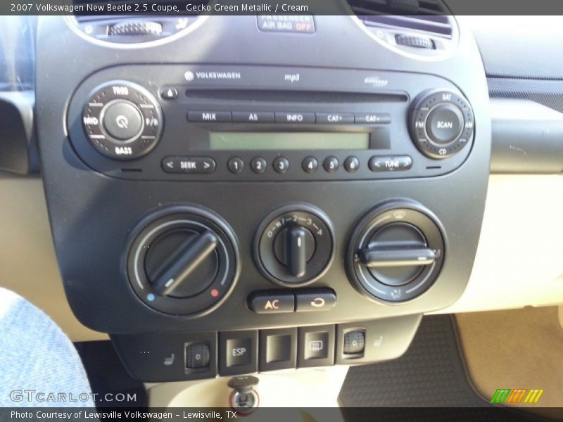 Gecko Green Metallic / Cream 2007 Volkswagen New Beetle 2.5 Coupe