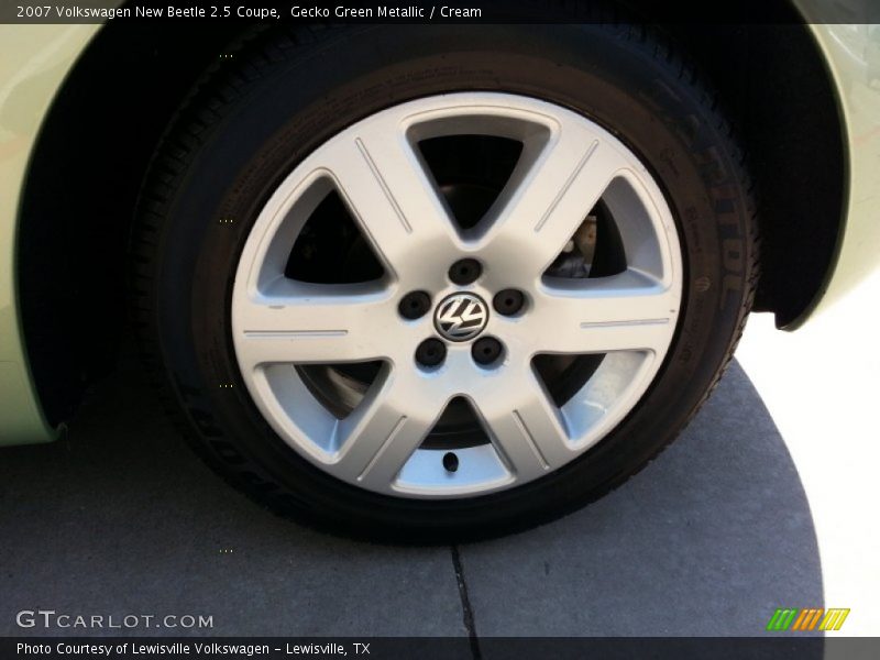 Gecko Green Metallic / Cream 2007 Volkswagen New Beetle 2.5 Coupe