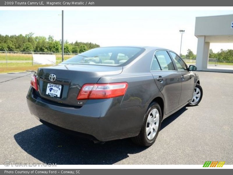 Magnetic Gray Metallic / Ash 2009 Toyota Camry LE