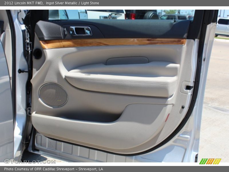 Ingot Silver Metallic / Light Stone 2012 Lincoln MKT FWD