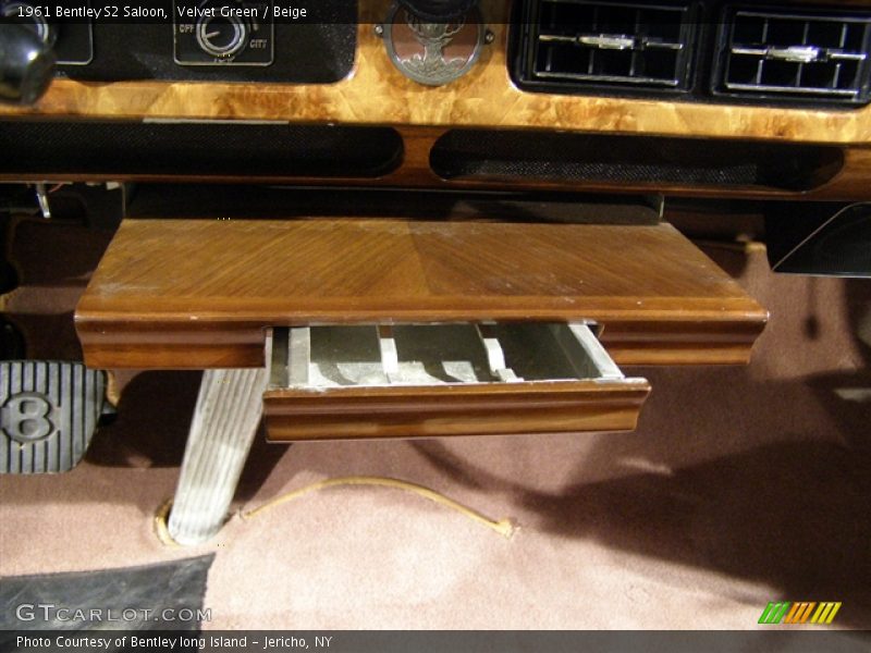 Velvet Green / Beige 1961 Bentley S2 Saloon
