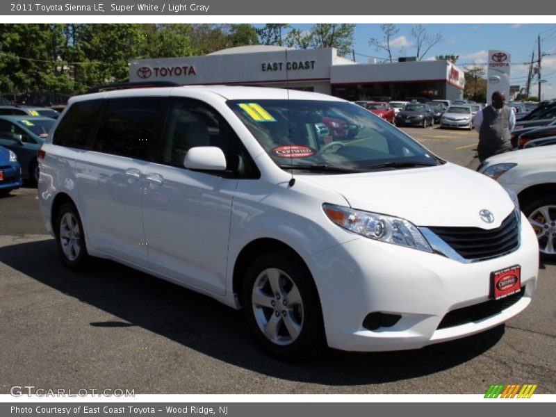 Super White / Light Gray 2011 Toyota Sienna LE