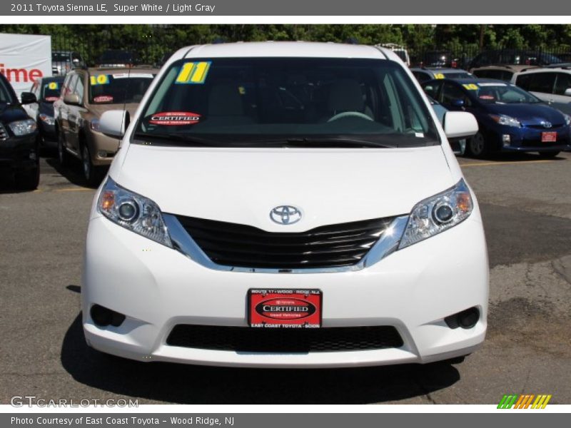 Super White / Light Gray 2011 Toyota Sienna LE