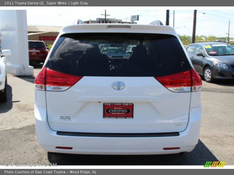 Super White / Light Gray 2011 Toyota Sienna LE