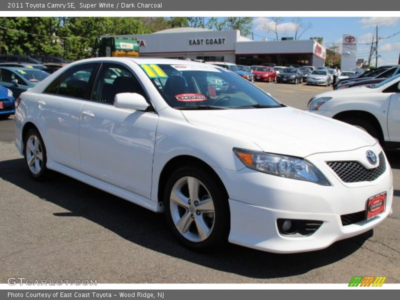 Super White / Dark Charcoal 2011 Toyota Camry SE
