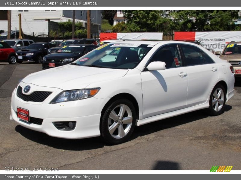 Super White / Dark Charcoal 2011 Toyota Camry SE