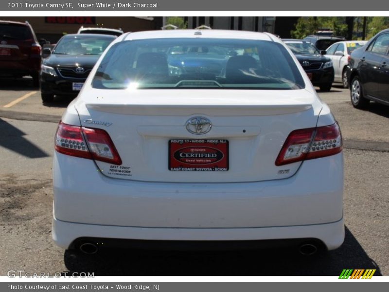 Super White / Dark Charcoal 2011 Toyota Camry SE