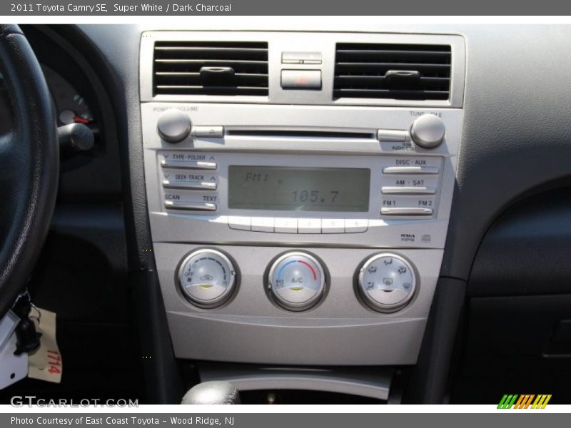 Super White / Dark Charcoal 2011 Toyota Camry SE