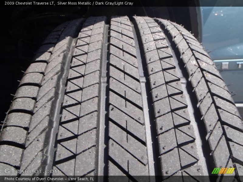 Silver Moss Metallic / Dark Gray/Light Gray 2009 Chevrolet Traverse LT