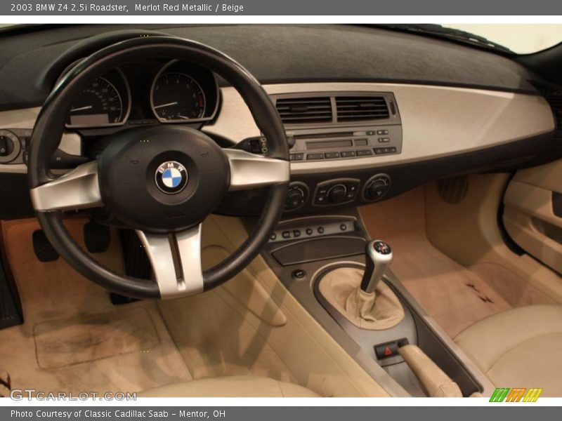 Dashboard of 2003 Z4 2.5i Roadster