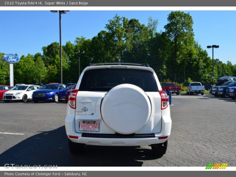 Super White / Sand Beige 2010 Toyota RAV4 I4