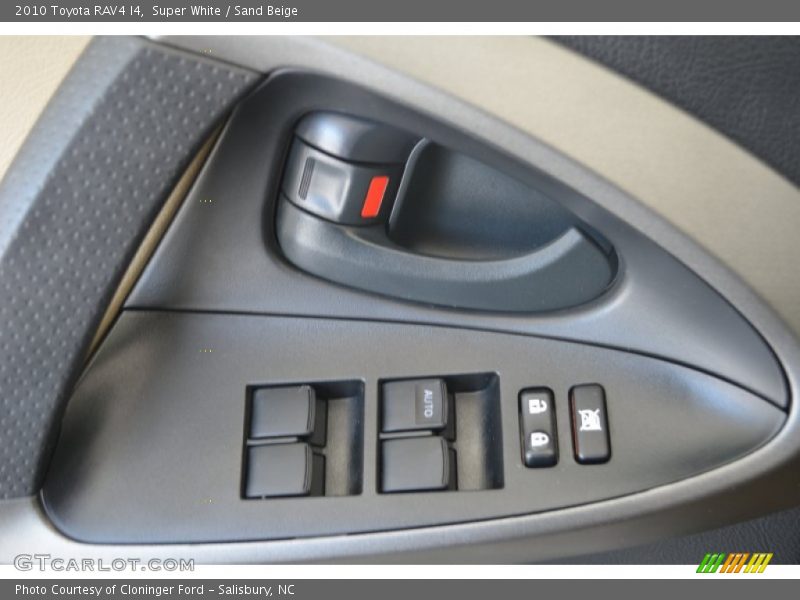 Super White / Sand Beige 2010 Toyota RAV4 I4